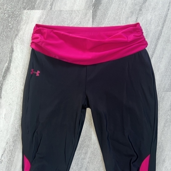 Pink & Black performance Under Armour large heat gear cropped leggings - Picture 3 of 9